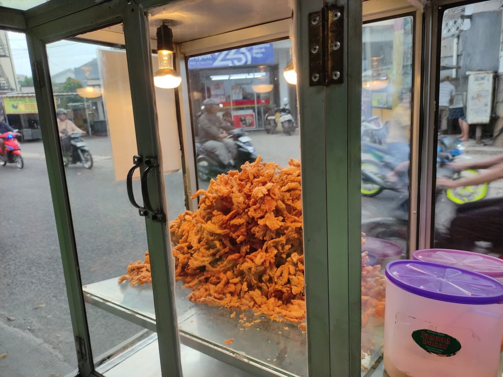Jamur crispy aneka rasa Shroomzy